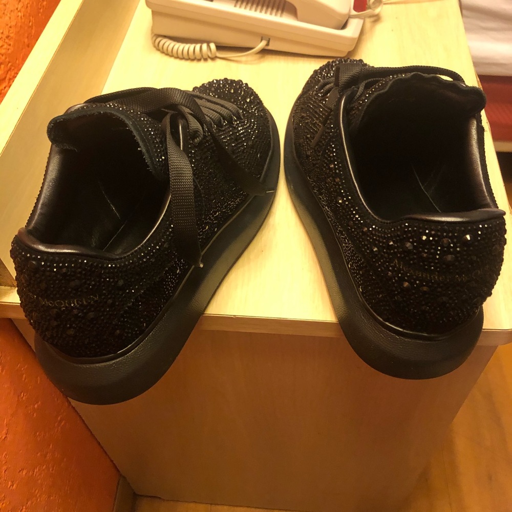 Shoes - Picture 3 of 4